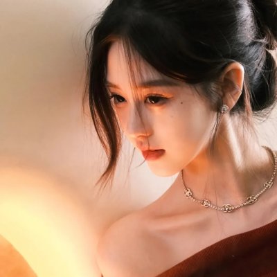 红衣少女封面
