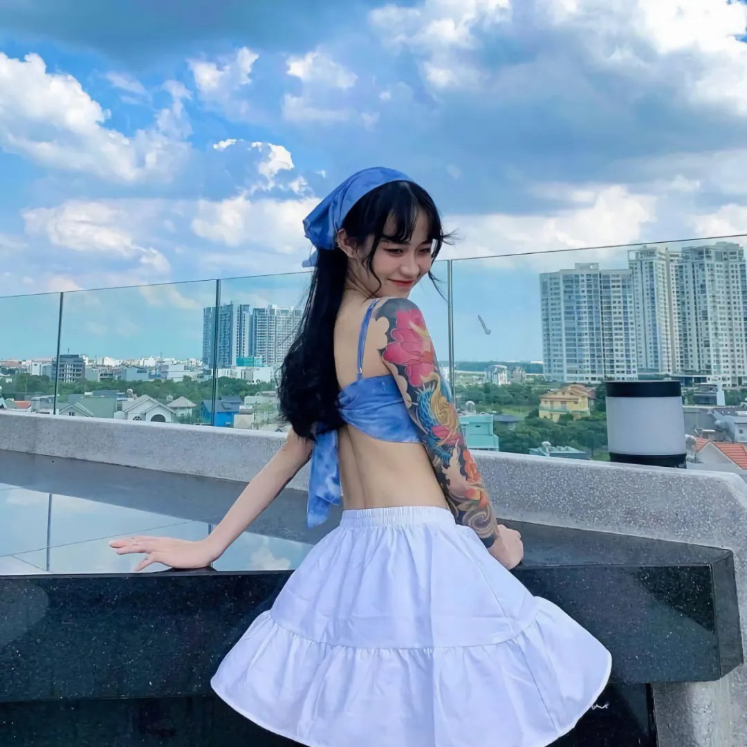 蓝是最粉的颜色封面
